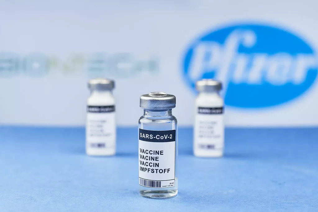 Firma Pfizer świadomie dopuściła niebezpieczne składniki w swoich szczepionkach