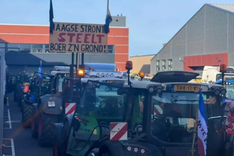 Stan wyjątkowy w Hadze. Najazd rolników na stolicę oraz blokada autostrady A12