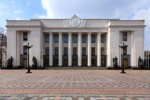 Kijowski reżim składa w ambasadzie Polski notę protestacyjną w związku z wprowadzeniem embarga na skażone zboże.