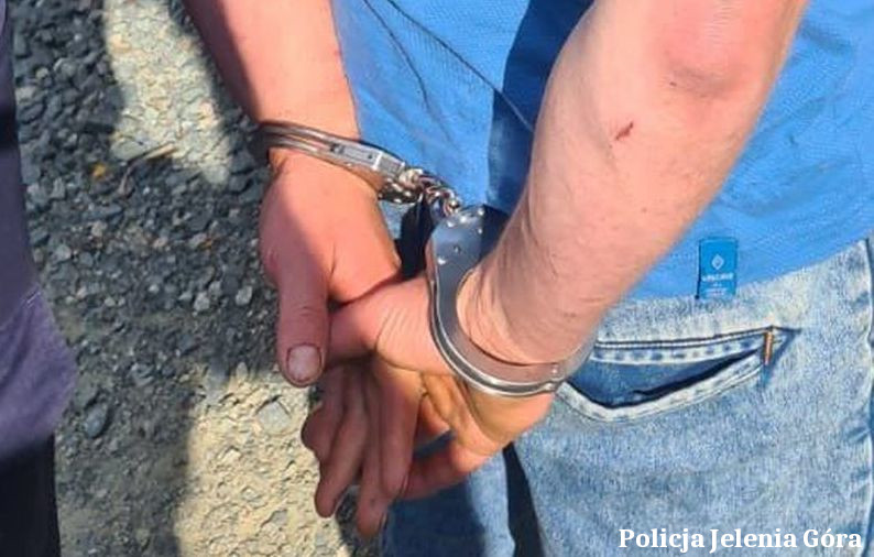 Fałszywe zgłoszenie kradzieży: Jeleniogórzanin zatrzymany przez policję za oszustwo.