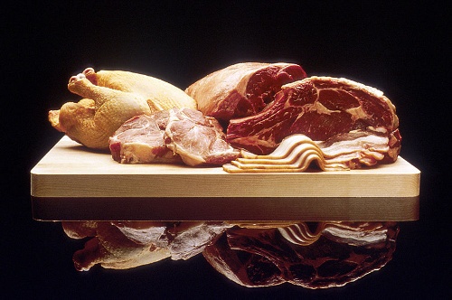 Trucizna na Talerzu: Prawda o Bezpieczeństwie Żywności-Jemy gorzej jak świnie.