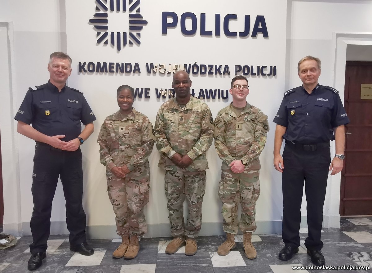 Kontrowersje wokół Współpracy Policji Polskiej z Amerykańską Żandarmerią.